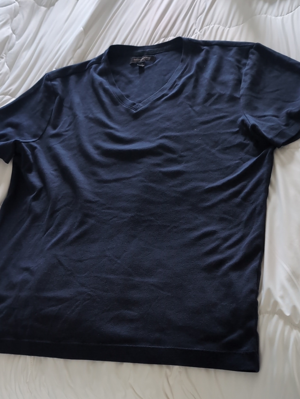 Banana Republic Men's Navy V-Neck Short Sleeve T Medium